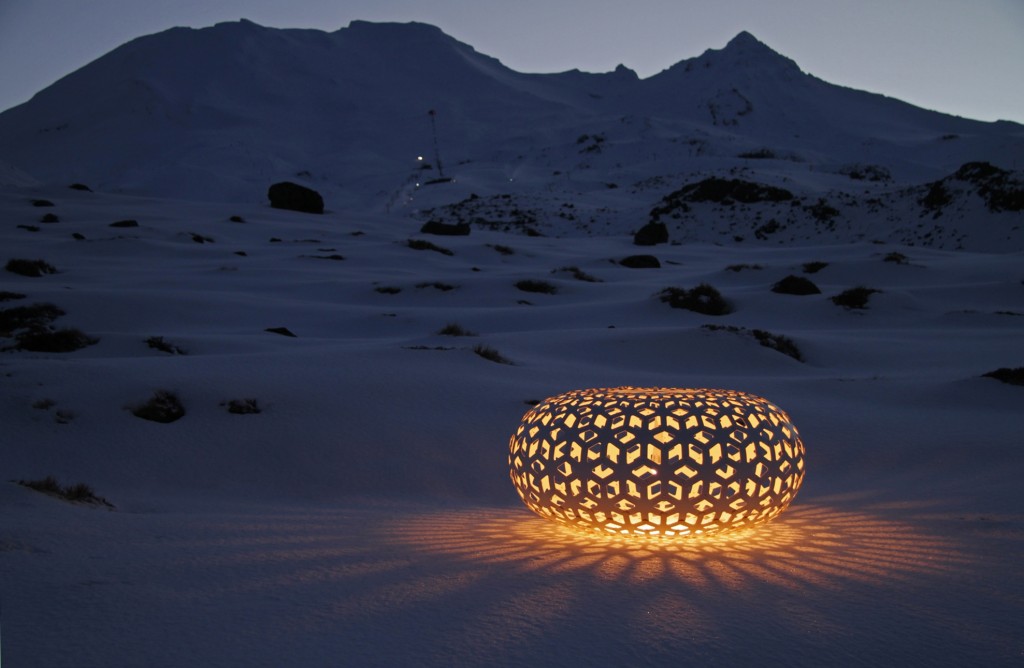 Snow Flake, lamp by David Trubridge
